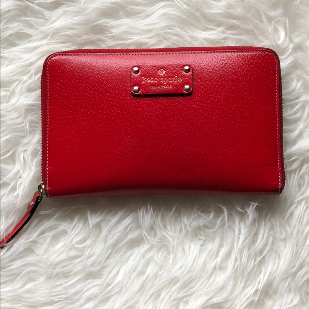 Kate Spade Wellesley travel wallet